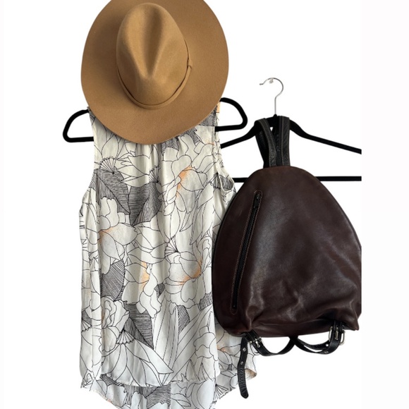 Romantic Sleeveless Tunic top - Picture 4 of 6